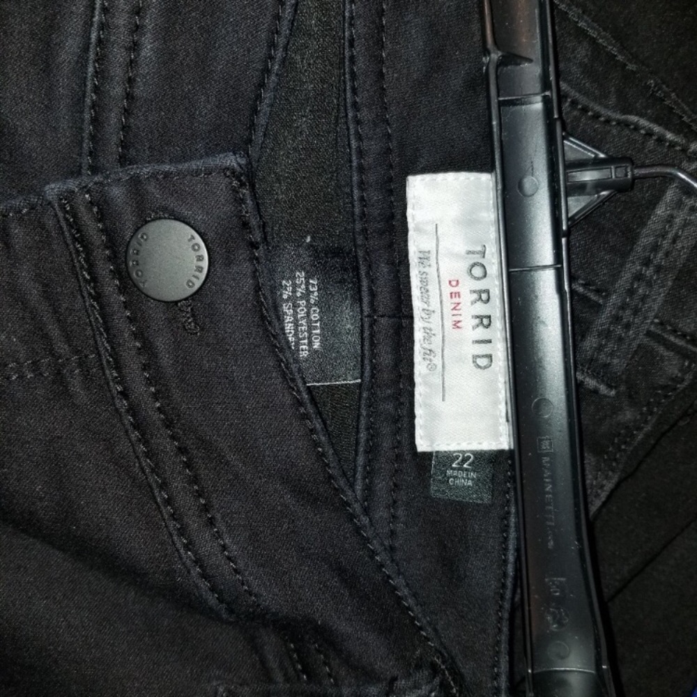 TORRID SIZE 22 black stretch skinny jeans